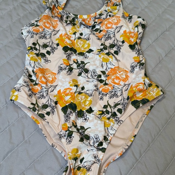 Cabana Del Sol woman’s medium one piece swimsuit - Picture 8 of 8